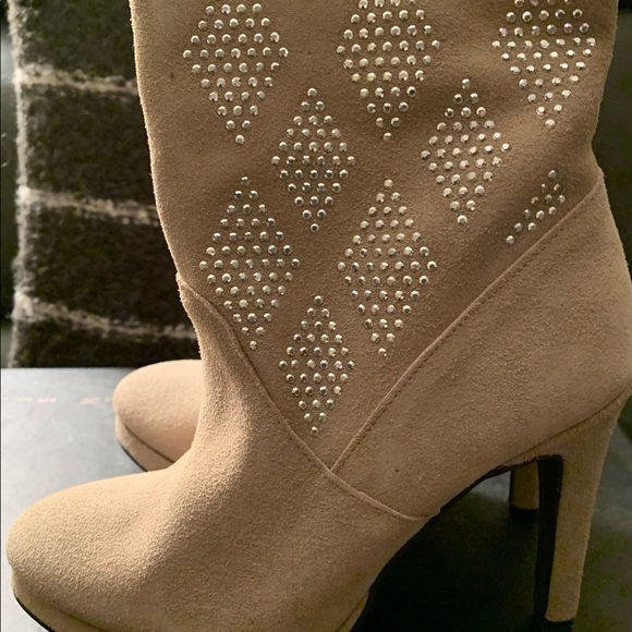 STEVE MADDEN approx 4” booties. NWNT. Size 6. Fiona’s Taupe is the color. - Picture 7 of 10